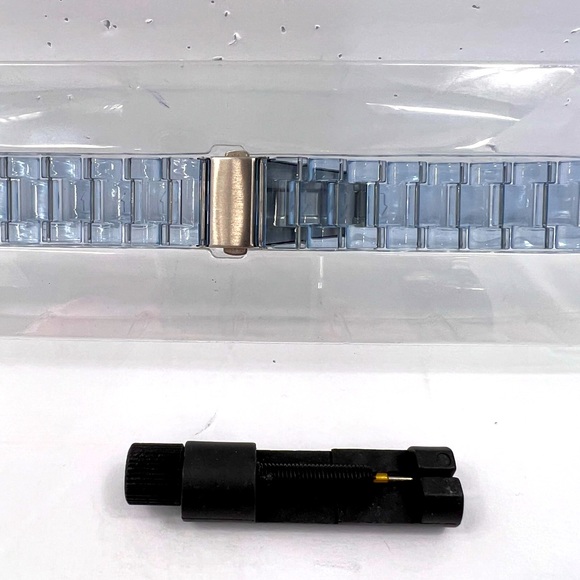 ⭐️SARINA💯CRYSTAL APPLE WATCH BAND, FITS 38mm, 40mm, 41mm - Picture 7 of 13